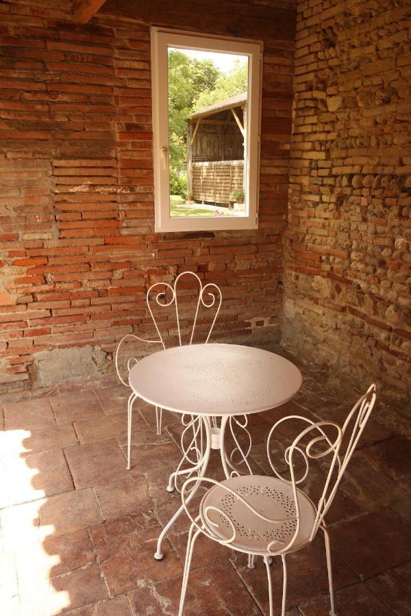 Ferme Aquinaut - Le Paradis Montesquieu-Volvestre エクステリア 写真